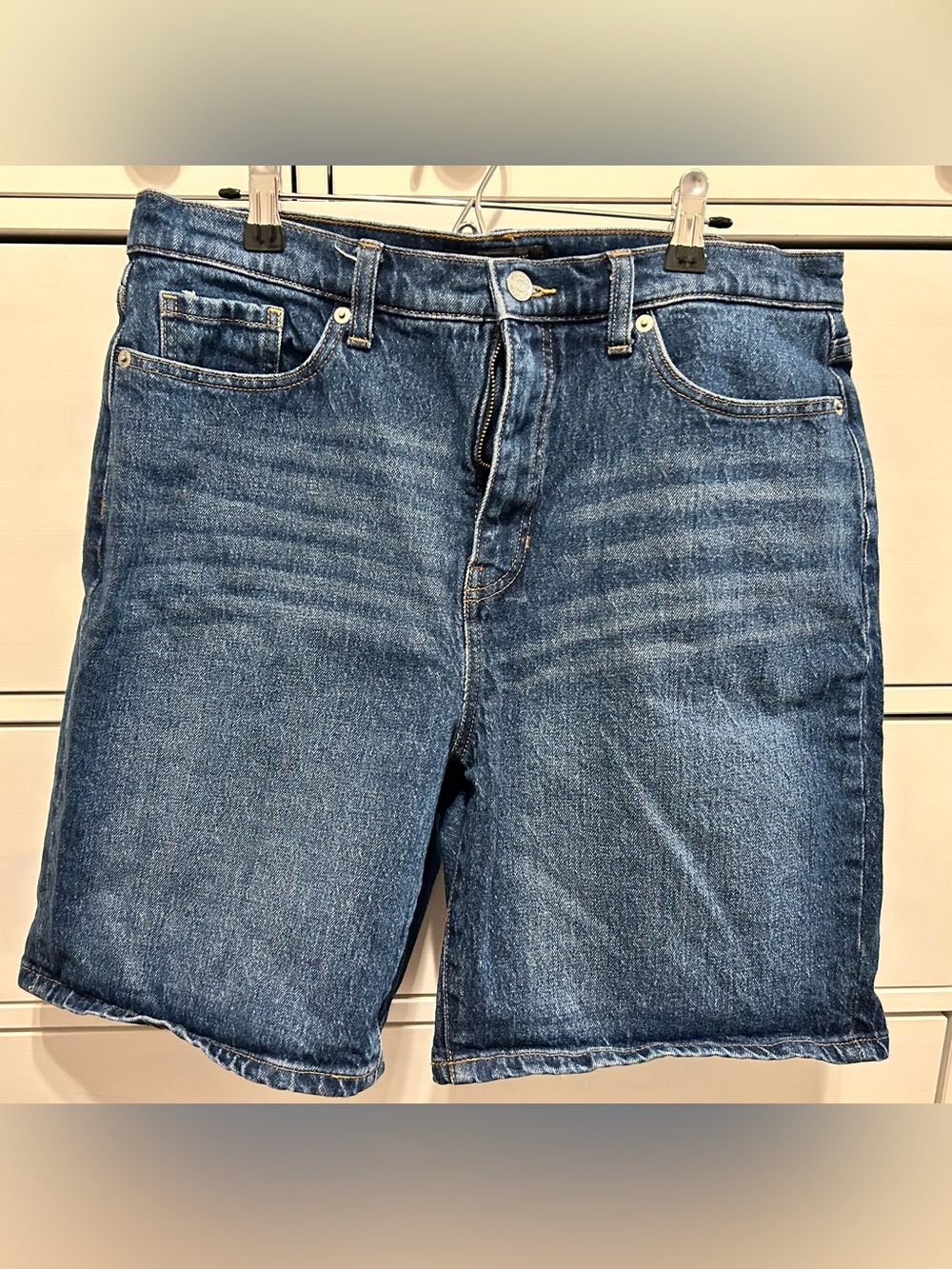 Banana Republic Women's Denim Shorts in Medium Blue Wash